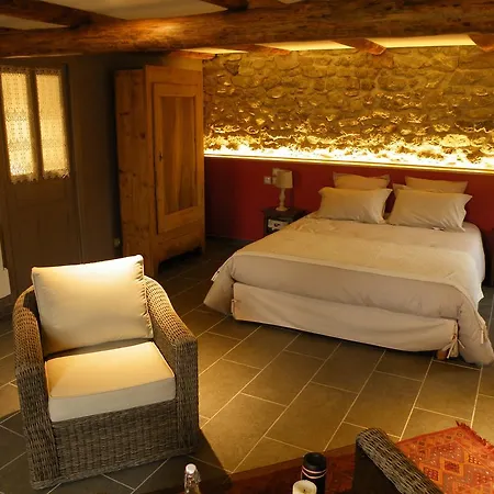 Les Pierres D'antan Bed & Breakfast *