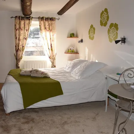 Les Pierres D'antan Bed & Breakfast *