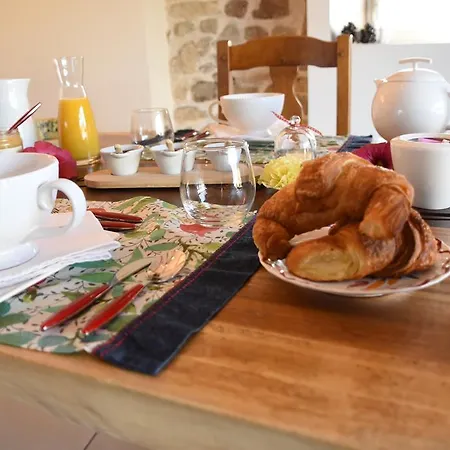 Les Pierres D'antan Bed & Breakfast